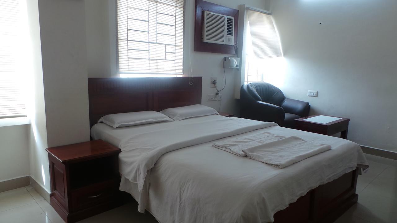 Kooloth Lake View Residency Hotell Coimbatore Exteriör bild