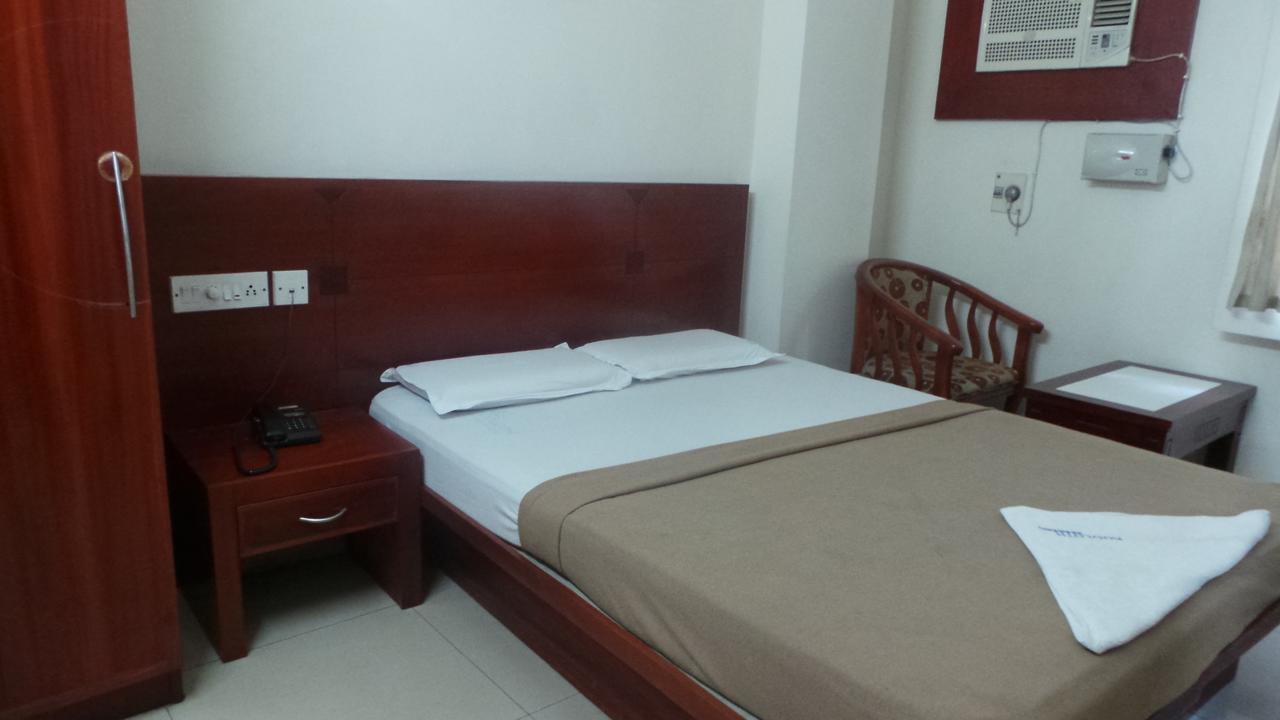 Kooloth Lake View Residency Hotell Coimbatore Exteriör bild