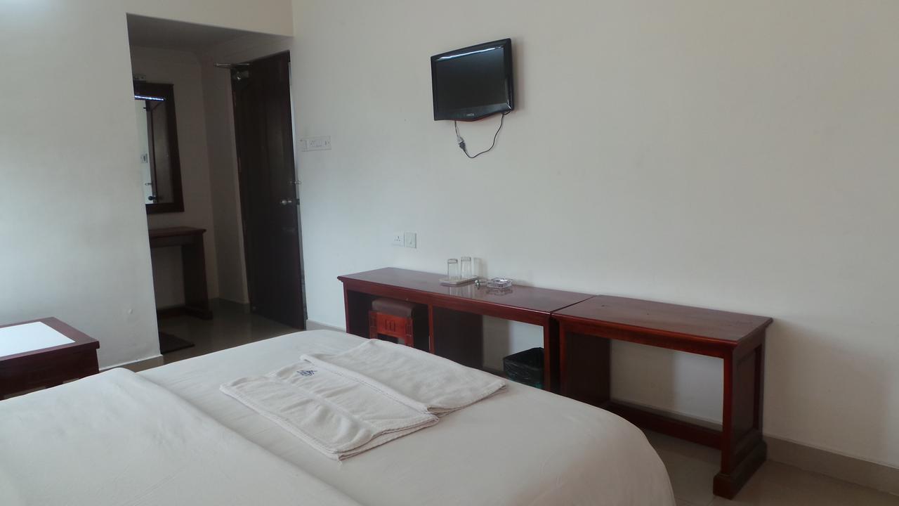 Kooloth Lake View Residency Hotell Coimbatore Exteriör bild
