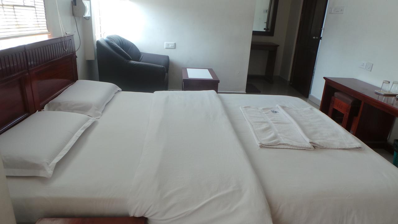 Kooloth Lake View Residency Hotell Coimbatore Exteriör bild
